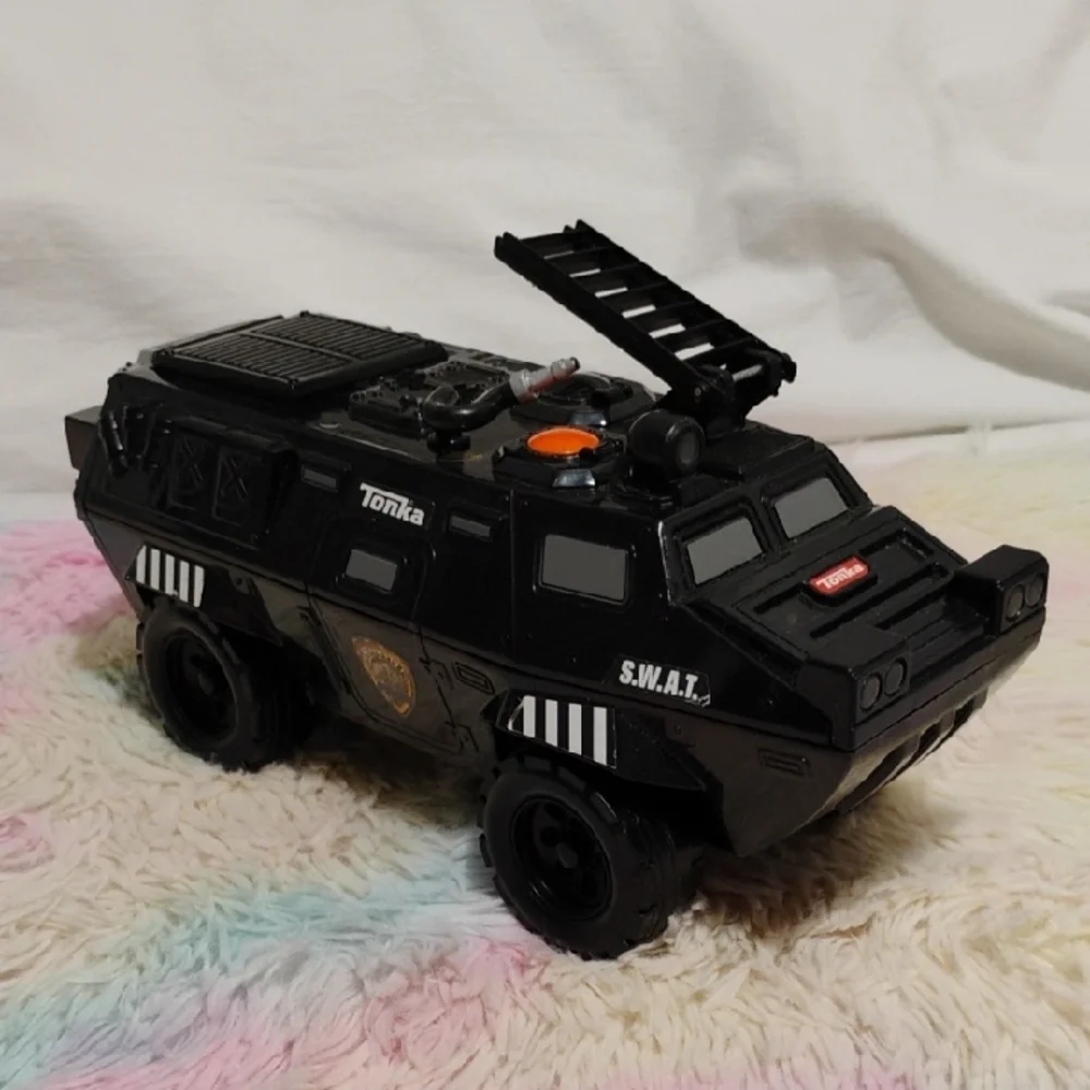 (#50) 2014 Tonka Black S.W.A.T. Tactical Armored Vehicle Toy Works Great